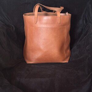Madewell Saddle Brown Leather tote-crossbody strap with a raw leather interior